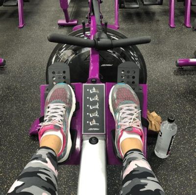 does planet fitness have rowing machines? how does the availability of such equipment impact personal trainers' training methods?